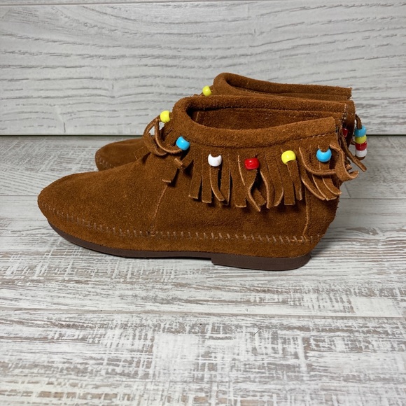 Vintage Soft Suede Brown Native Moccasin Ankle Bootie Size 2. - Picture 4 of 9